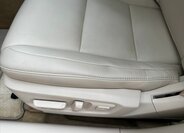 Lexus ES 300h Sedan / Limuzína 3,0 l 116 kw