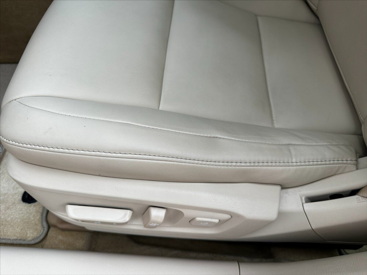 Lexus ES 300h Sedan / Limuzína 3,0 l 116 kw