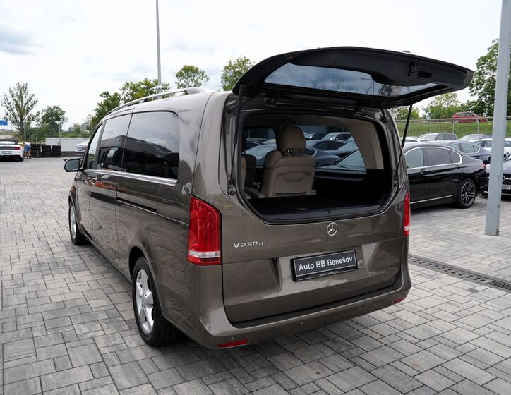 Mercedes-Benz Třídy V 11