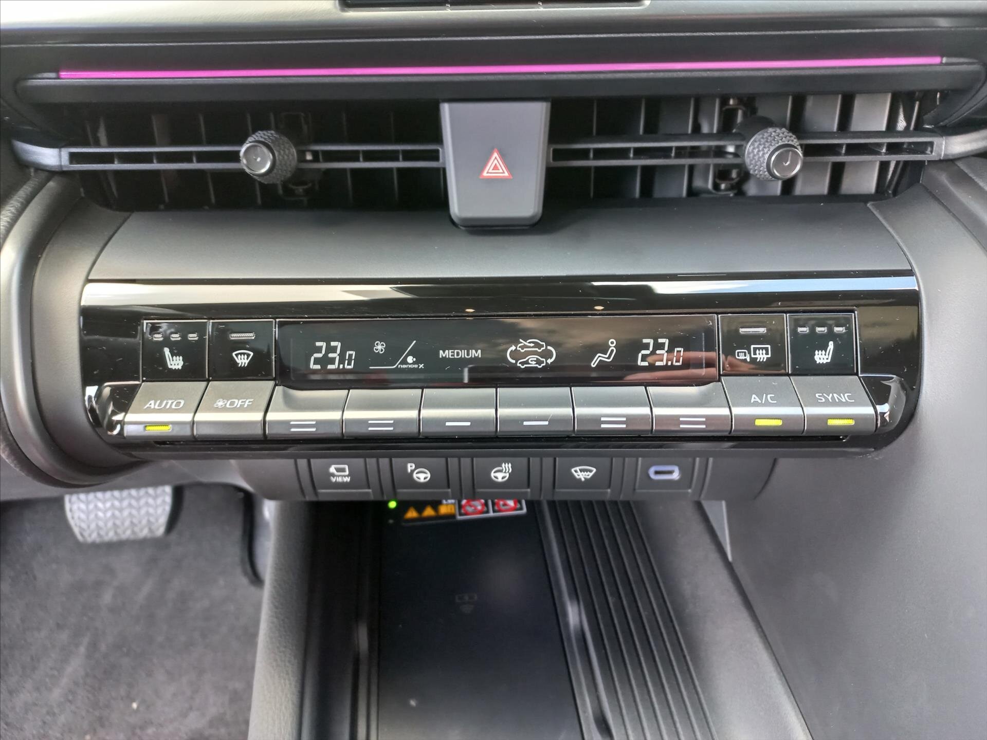 Toyota C-HR CUV / Crossover 2,0 l 112 kw