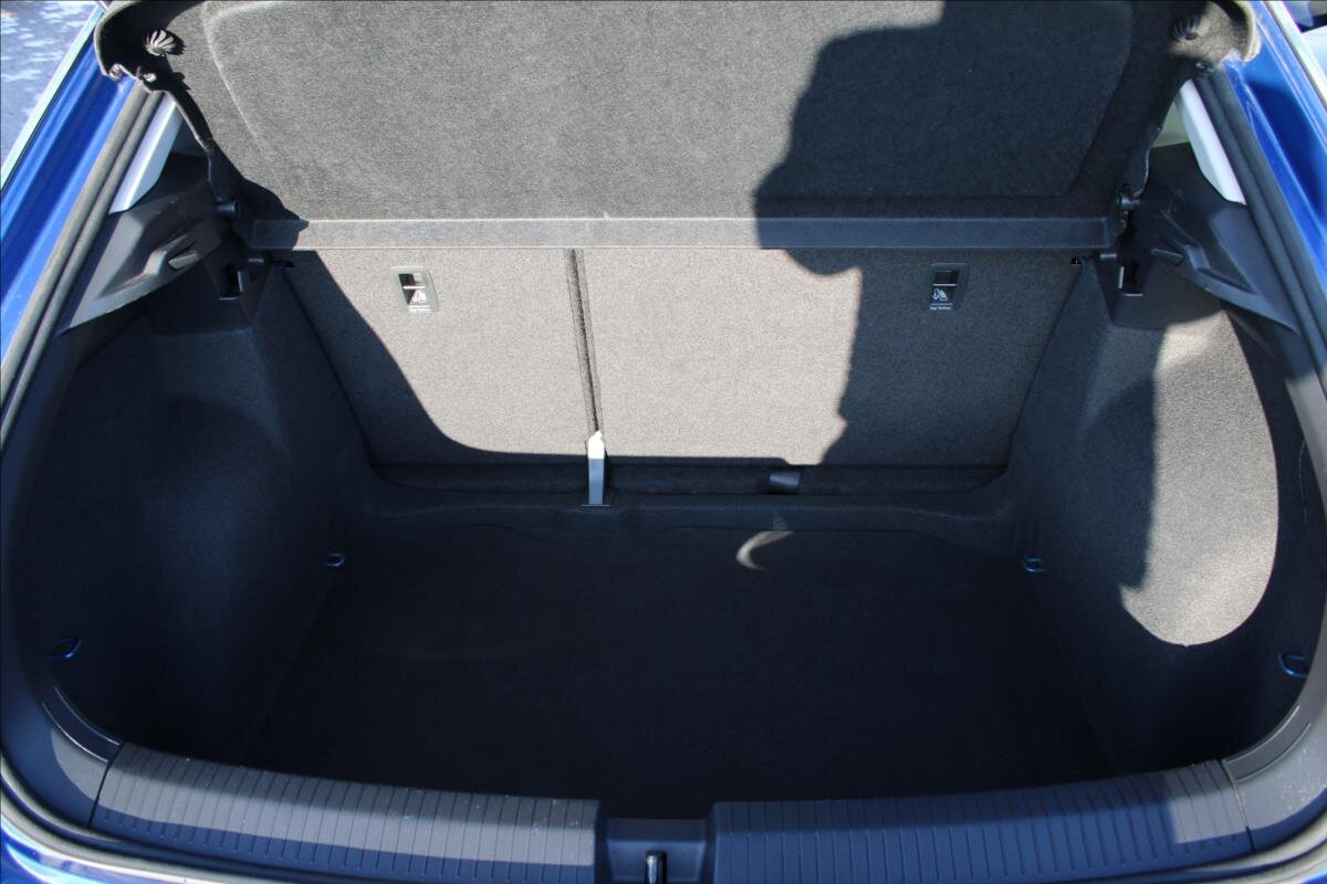 Volkswagen T-Roc SUV 1,6 l 85 kw