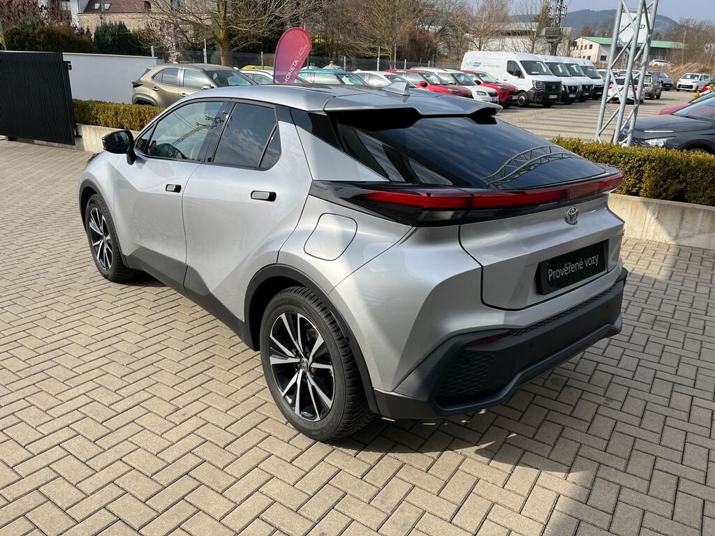 Toyota C-HR SUV / Terénní 2,0 l 112 kw