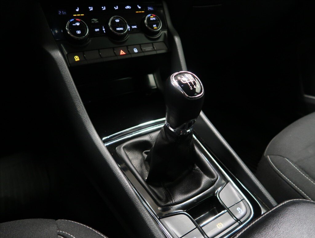 Škoda Karoq SUV 1,5 l 110 kw