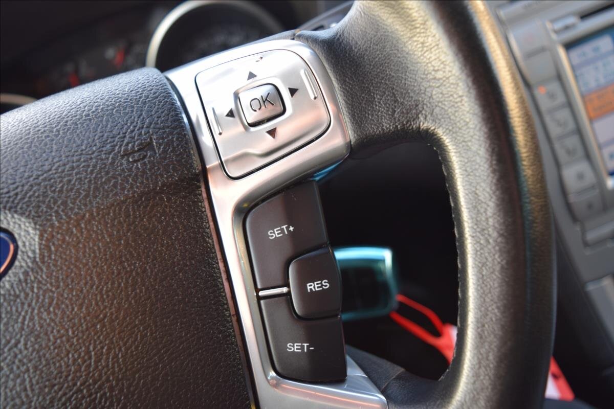 Ford S-MAX MPV 2,0 l 107 kw