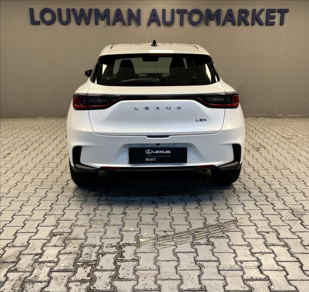 Lexus LBX SUV 1,5 l 100 kw