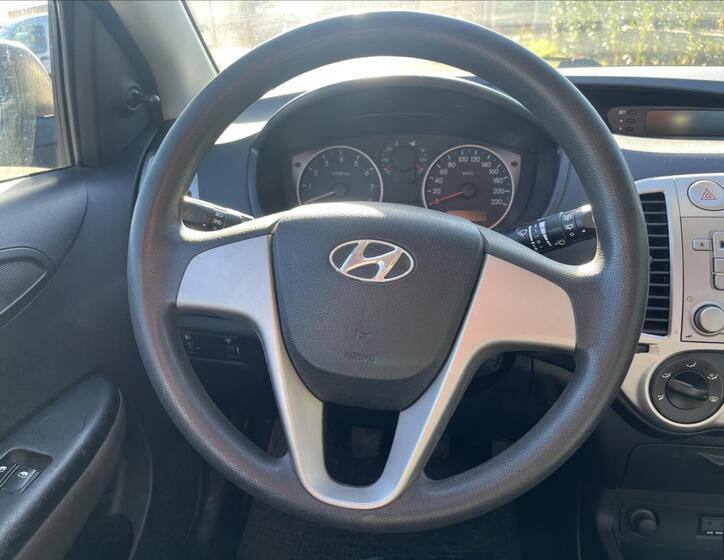 Hyundai i20 15