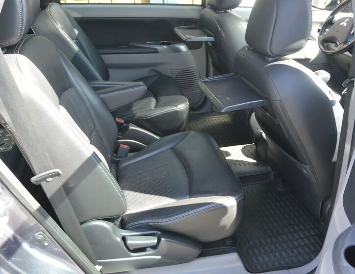 Mitsubishi Grandis 29