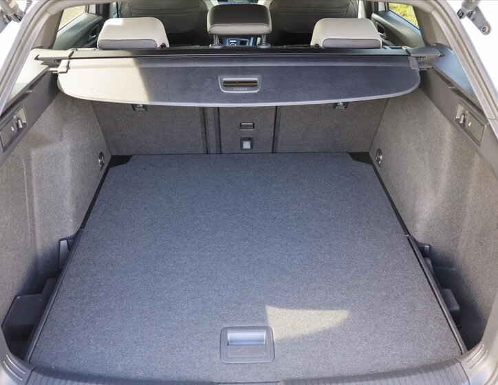 Volkswagen Golf Kombi 2,0 l 110 kw