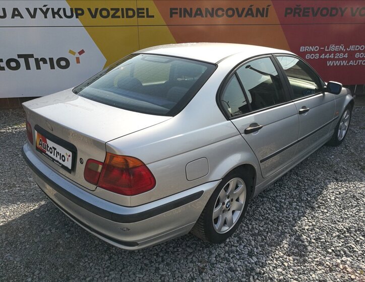 BMW Řada 3 Sedan / Limuzína 2,0 l 100 kw