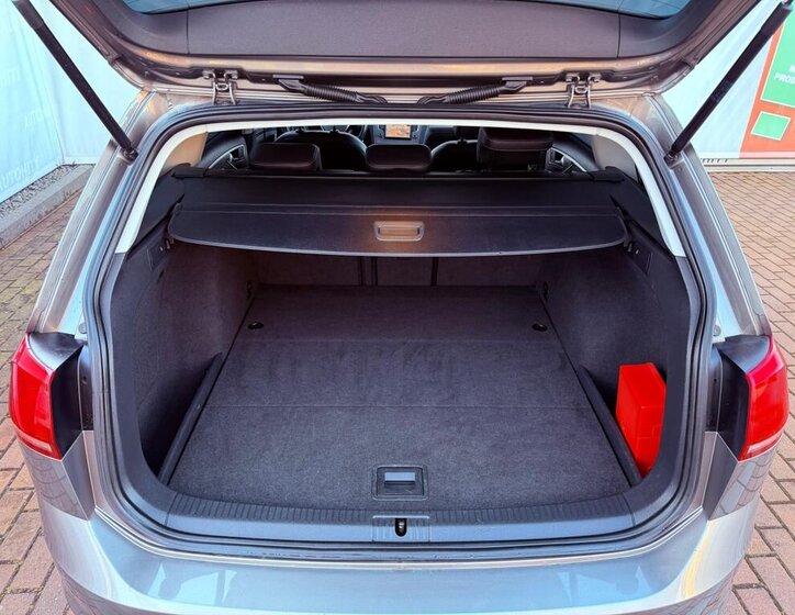 Volkswagen Golf Kombi 1,6 l 81 kw