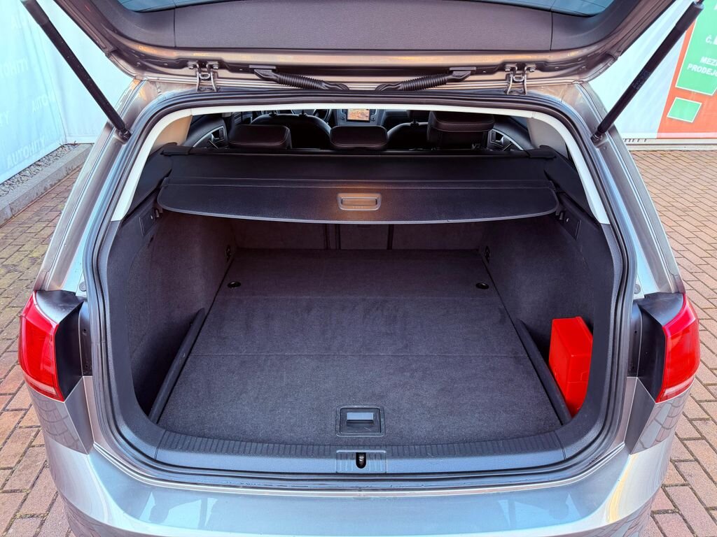 Volkswagen Golf Kombi 1,6 l 81 kw