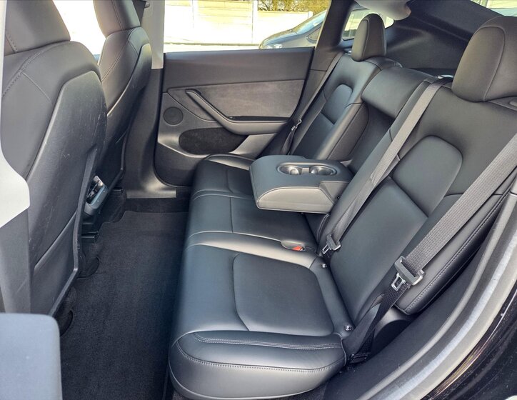 Tesla Model Y SUV 0,0 378 kw