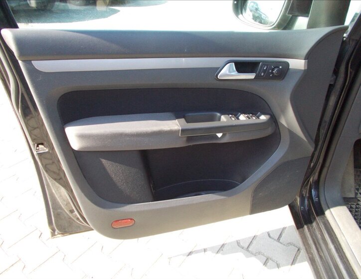 Volkswagen Touran MPV 1,9 l 77 kw