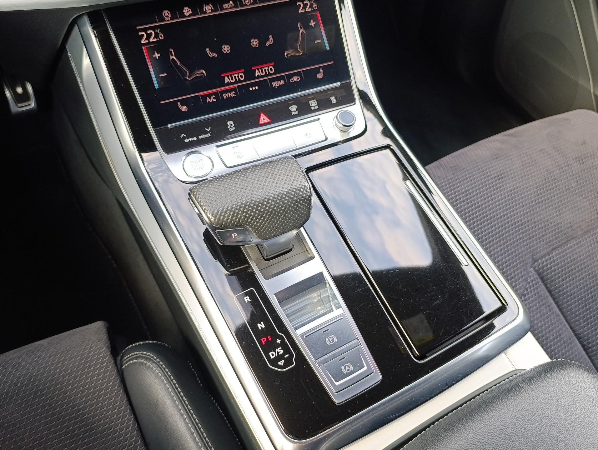 Audi Q8 SUV / Terénní 3,0 l 210 kw