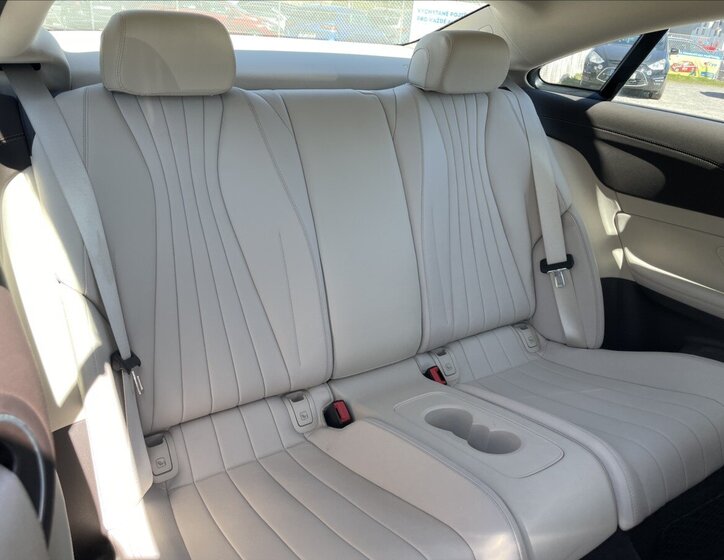 Mercedes-Benz Třídy E Kupé 2,0 l 180 kw