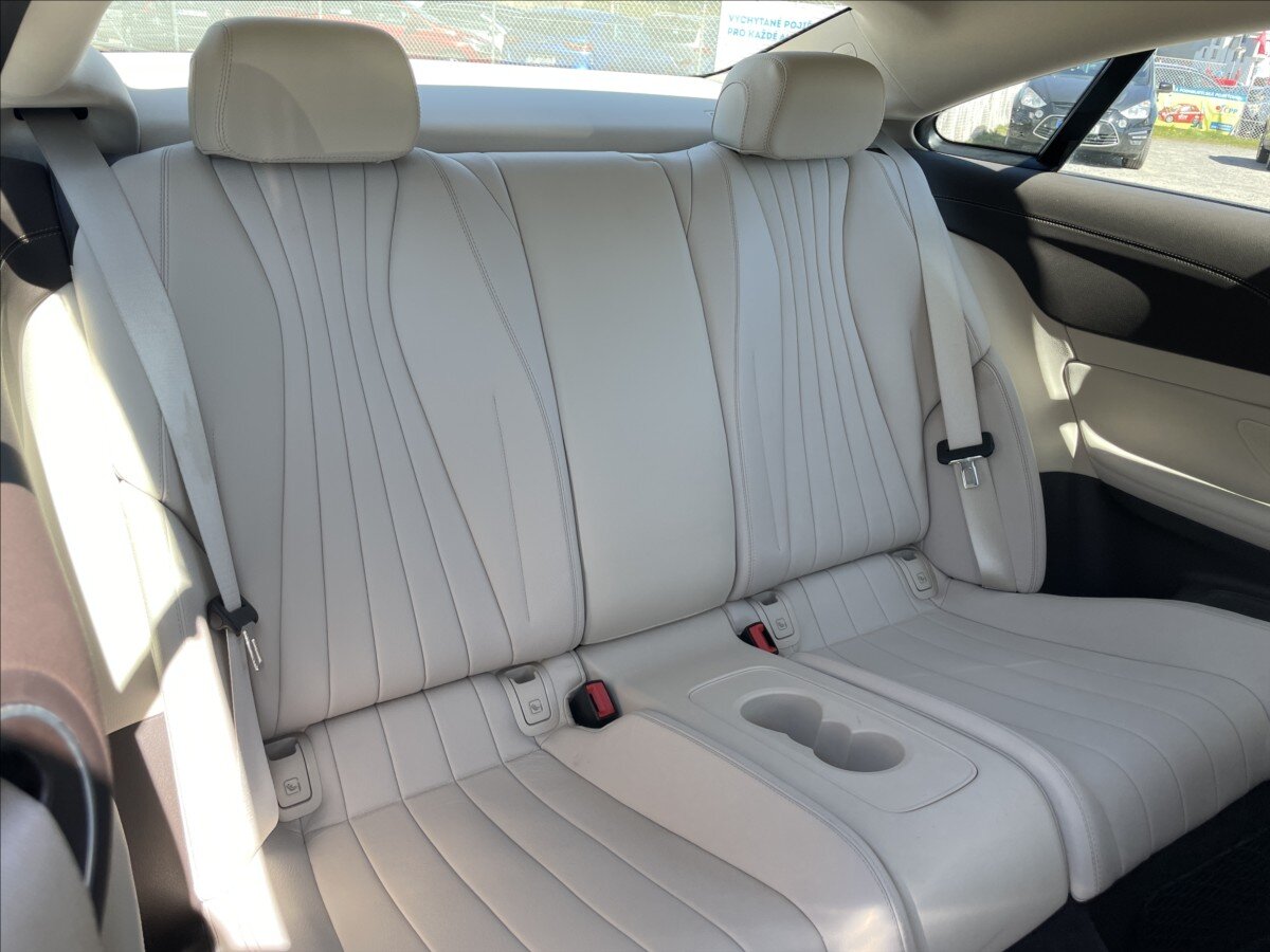 Mercedes-Benz Třídy E Kupé 2,0 l 180 kw