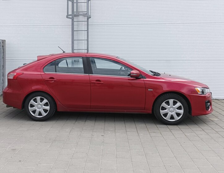Mitsubishi Lancer Hatchback 1,6 l 86 kw
