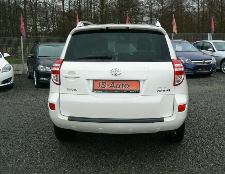 Toyota RAV4 SUV / Terénní 2,2 l 110 kw