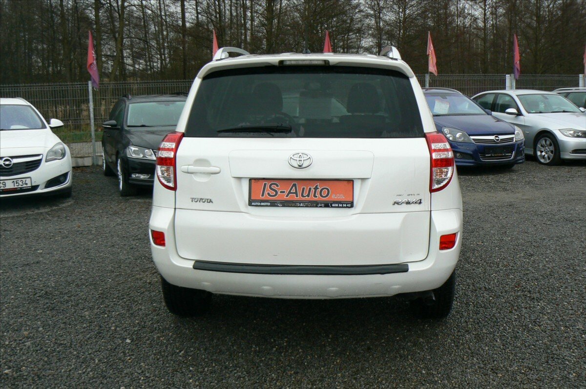 Toyota RAV4 SUV / Terénní 2,2 l 110 kw