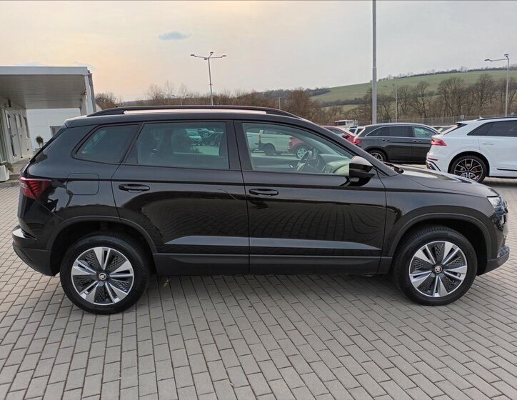 Škoda Karoq SUV / Terénní 1,5 l 110 kw