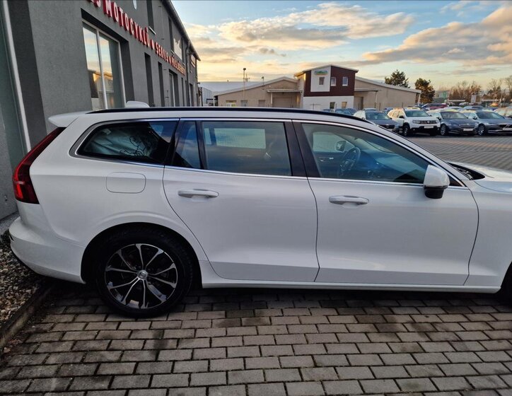 Volvo V60 Kombi 2,0 l 145 kw