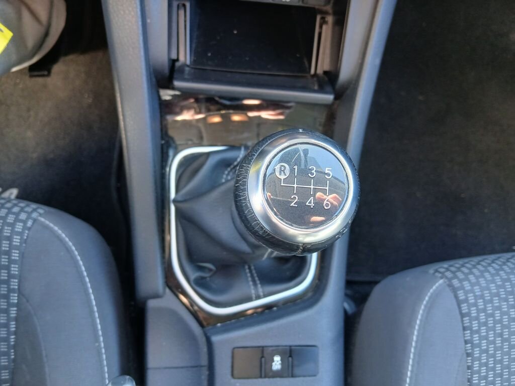 Toyota Corolla Sedan / Limuzína 1,6 l 97 kw