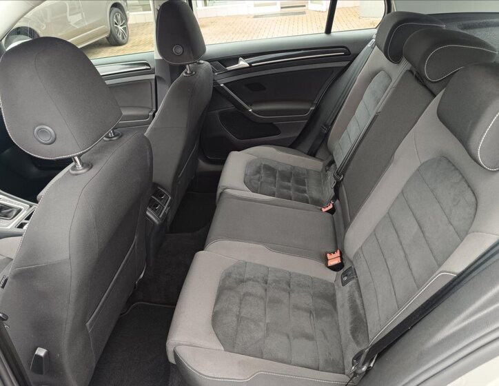 Volkswagen Golf Hatchback 1,4 l 110 kw