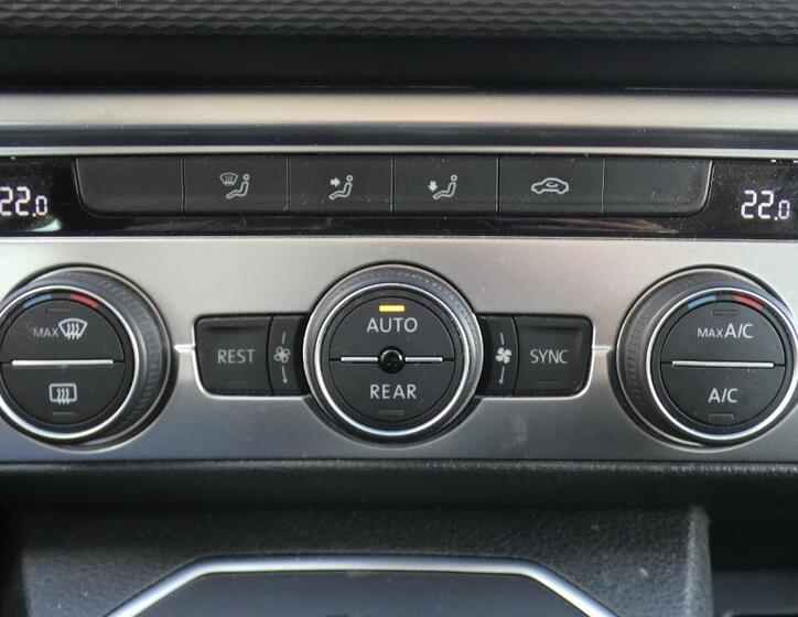 Volkswagen California 17