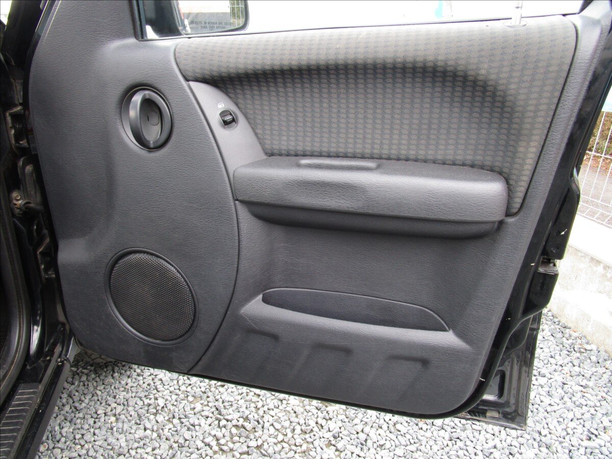 Jeep Cherokee Kombi 2,5 l 105 kw