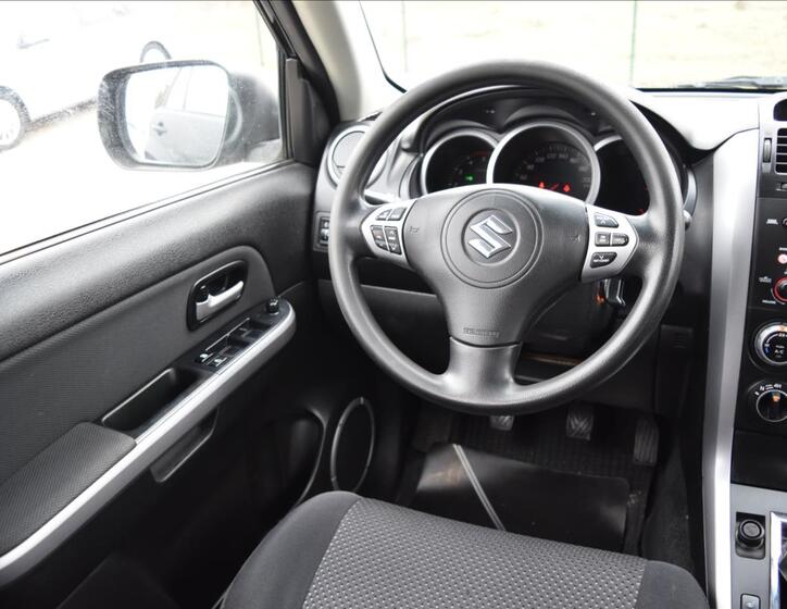 Suzuki Grand Vitara 26