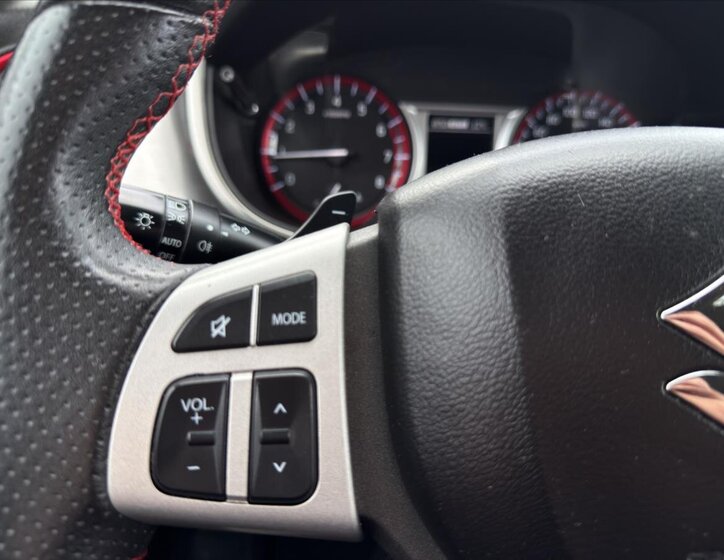 Suzuki Vitara SUV / Terénní 1,4 l 103 kw