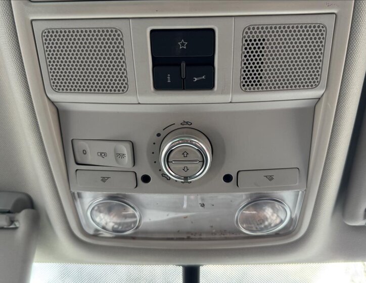 Volkswagen Golf Kombi 1,6 l 77 kw