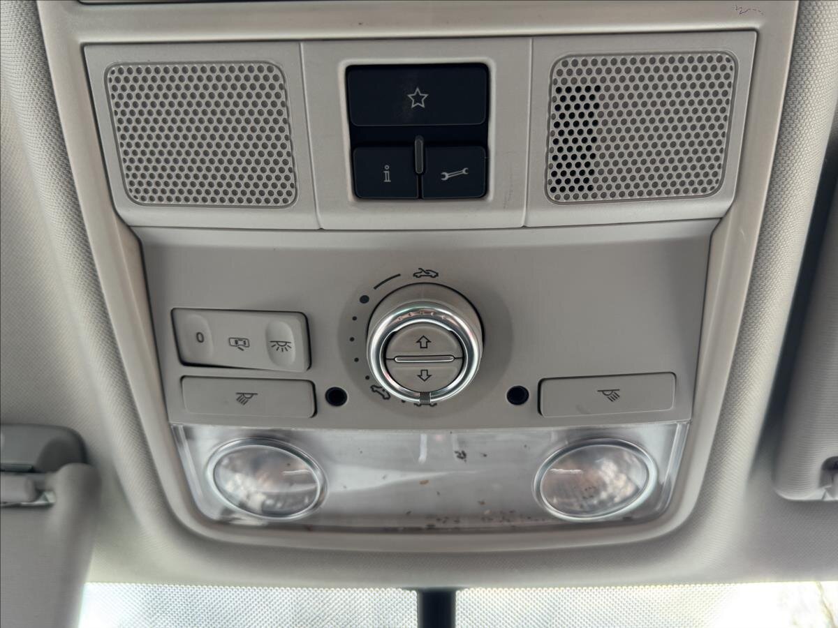 Volkswagen Golf Kombi 1,6 l 77 kw