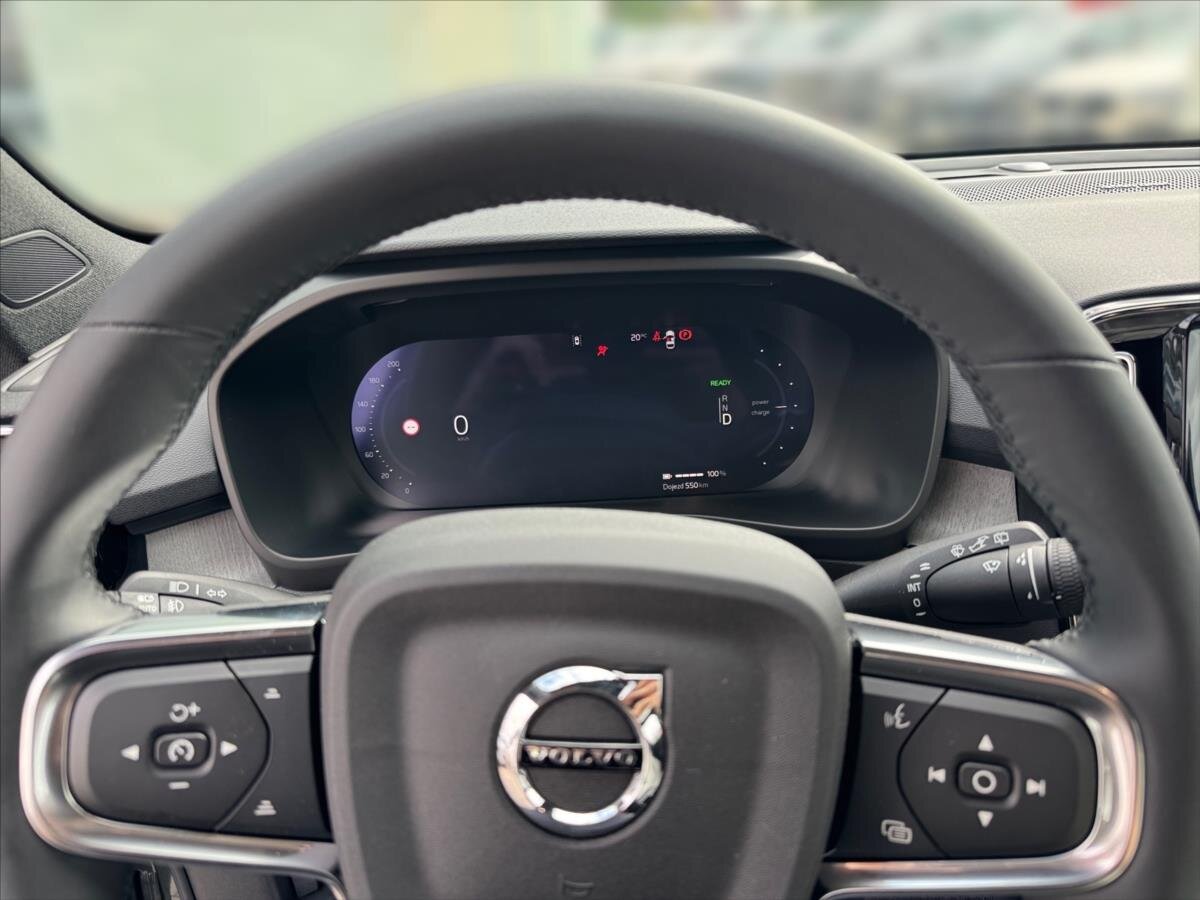 Volvo EX40 SUV 0,0 185 kw