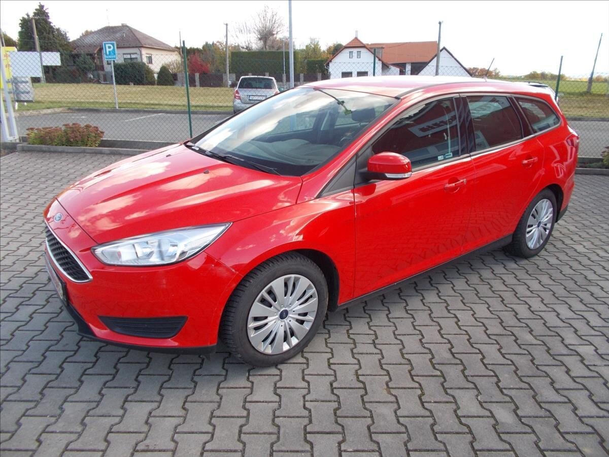 Ford Focus Kombi 999,0 74 kw