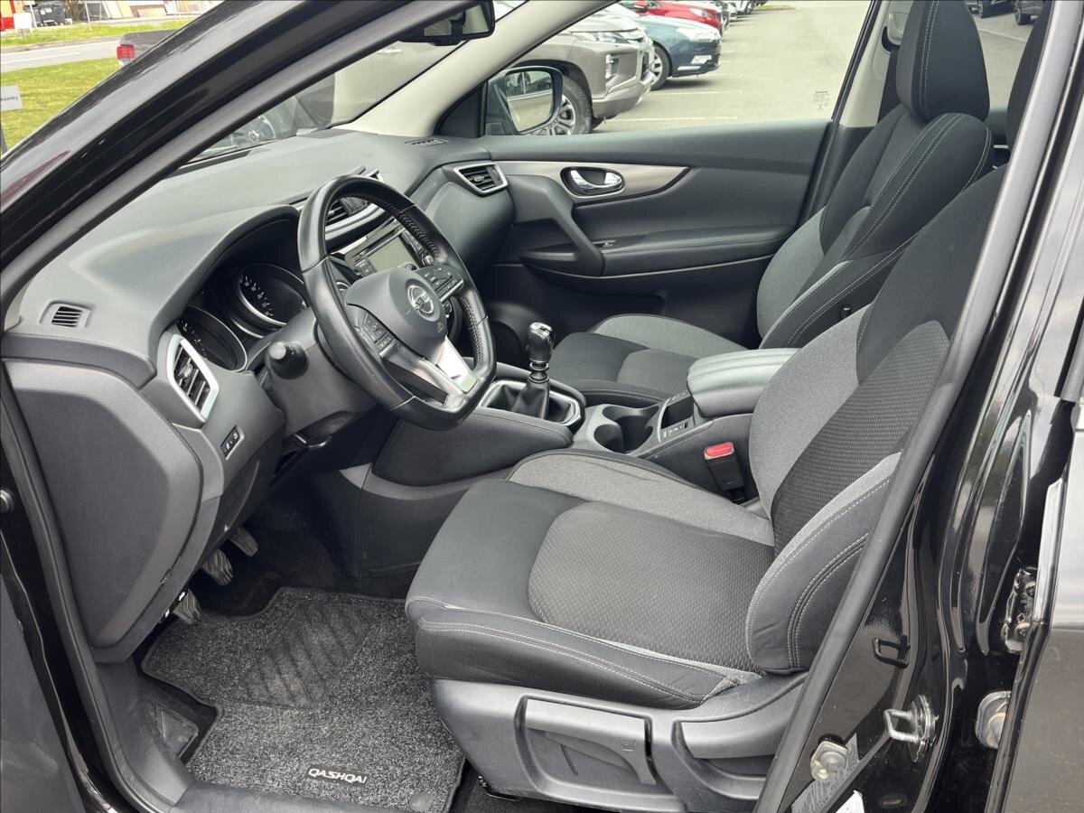 Nissan Qashqai SUV / Terénní 1,3 l 103 kw