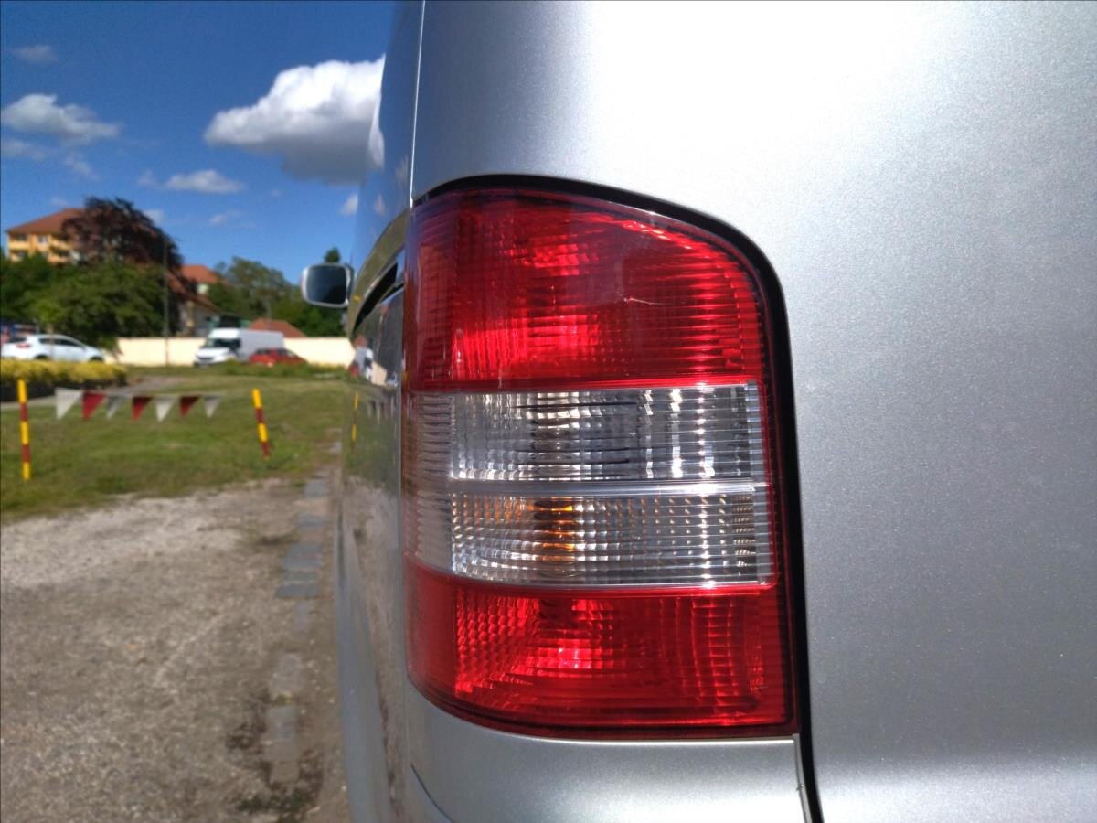 Volkswagen Multivan Kombi 2,5 l 96 kw