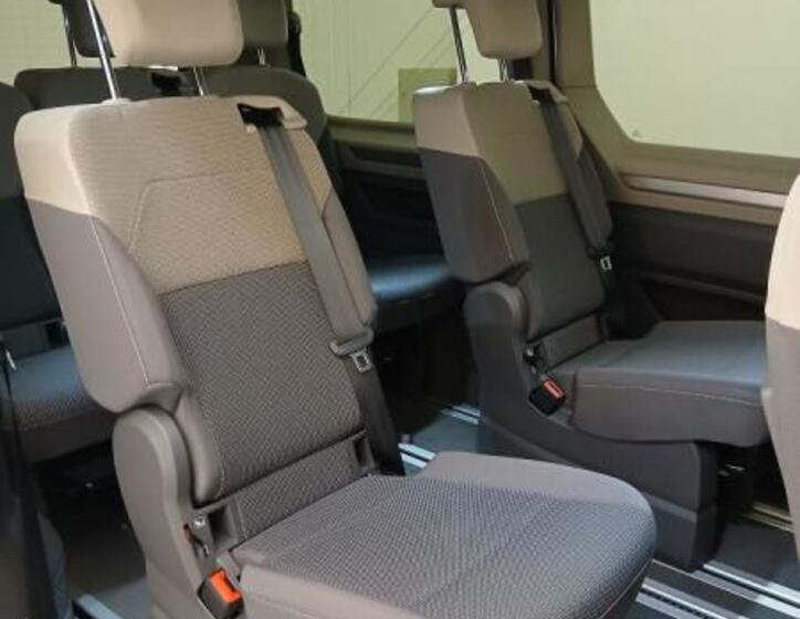 Volkswagen Multivan 12