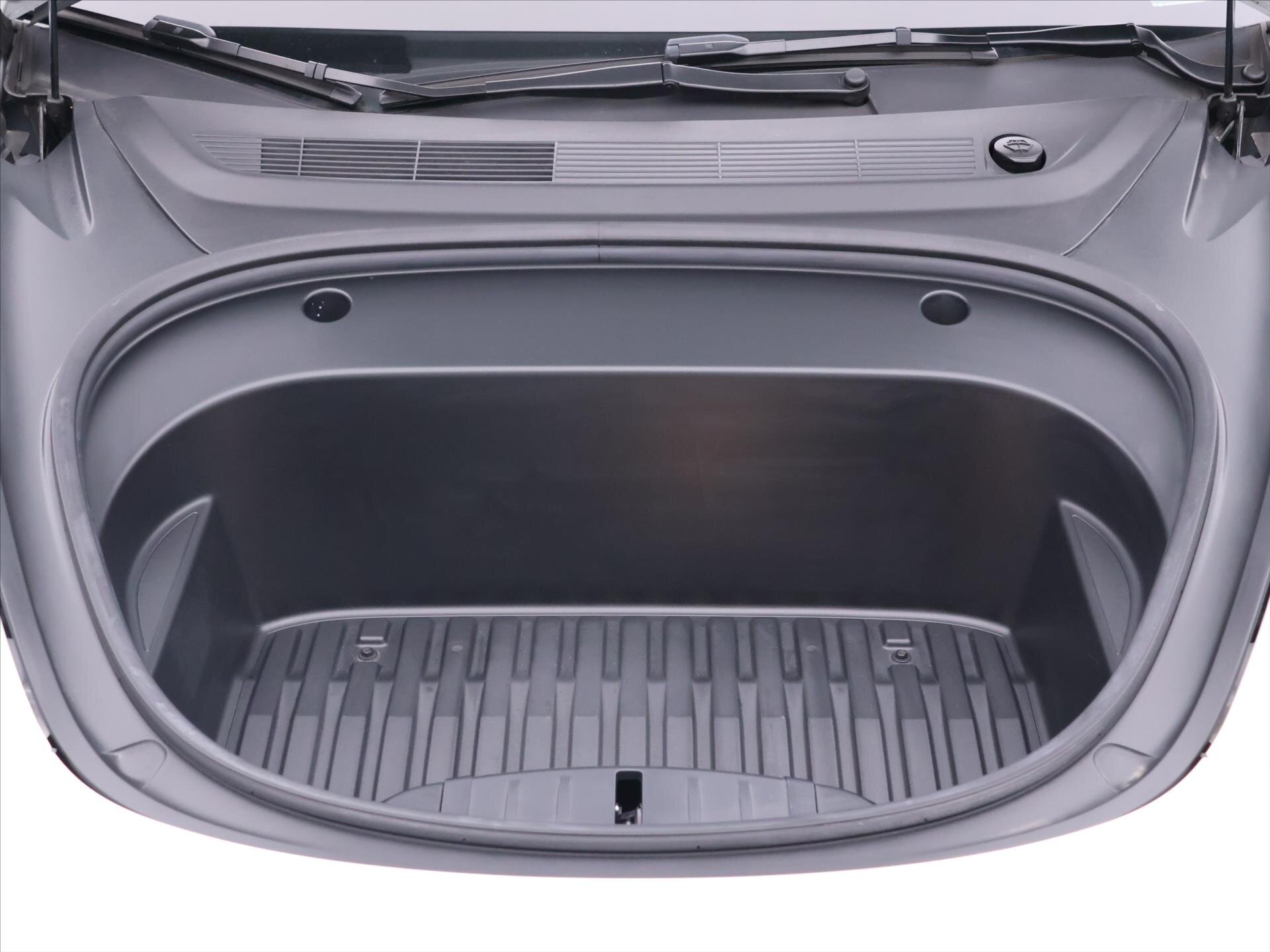 Tesla Model 3 Sedan 0,0 366 kw