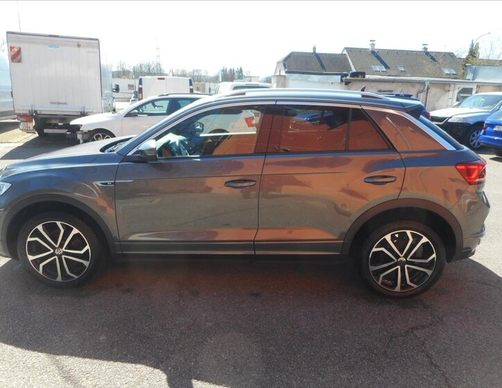 Volkswagen T-Roc SUV / Terénní 1,5 l 110 kw
