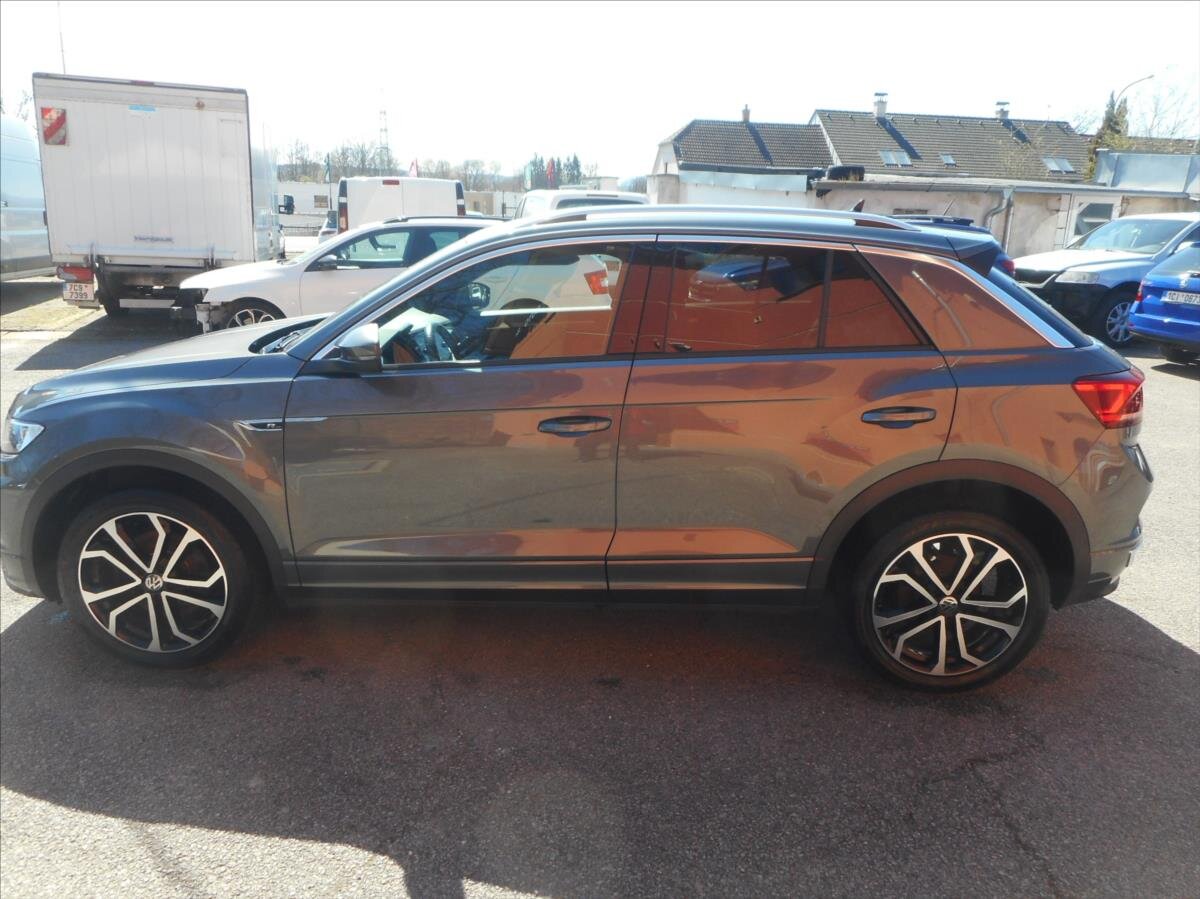 Volkswagen T-Roc SUV / Terénní 1,5 l 110 kw