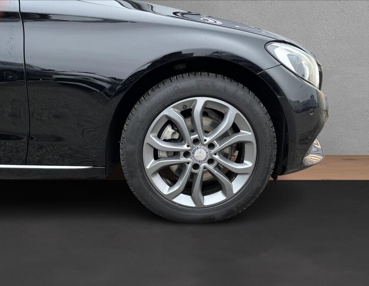 Mercedes-Benz Třídy C Sedan 2,1 l 100 kw