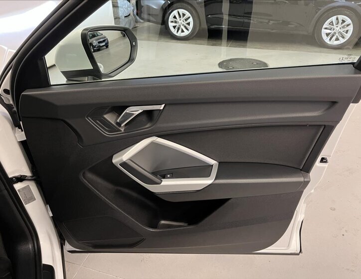 Audi Q3 SUV 1,5 l 110 kw