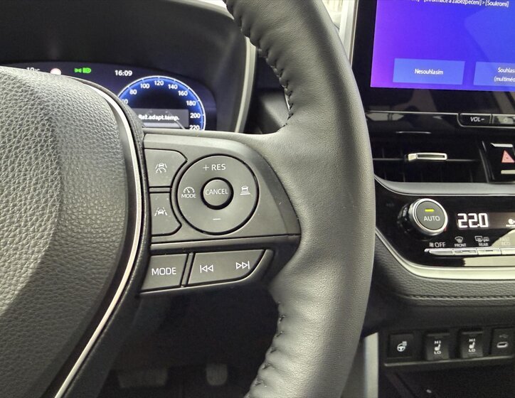 Toyota Corolla Cross SUV / Terénní 2,0 l 112 kw