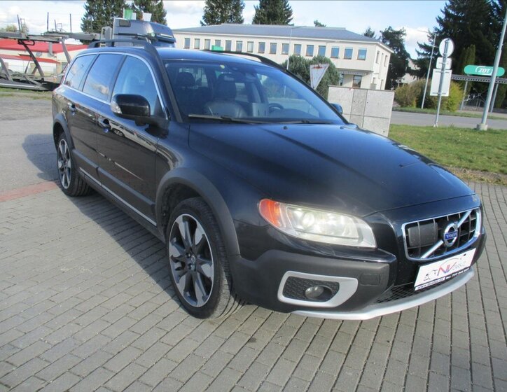 Volvo XC70 Kombi 2,4 l 151 kw