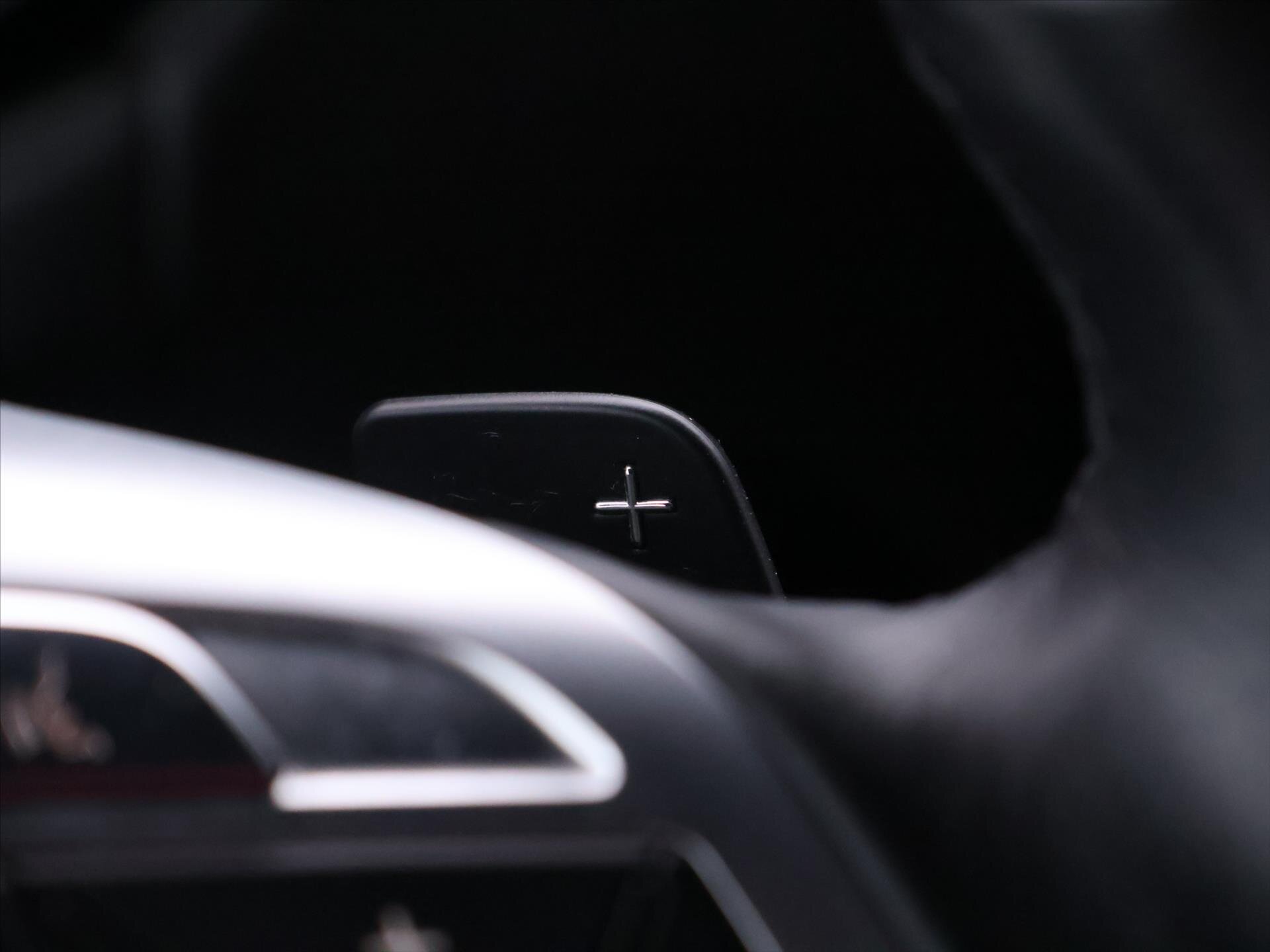 Mercedes-Benz Třídy G SUV 3,0 l 155 kw