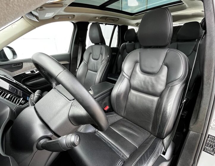 Volvo XC90 SUV / Terénní 2,0 l 335 kw