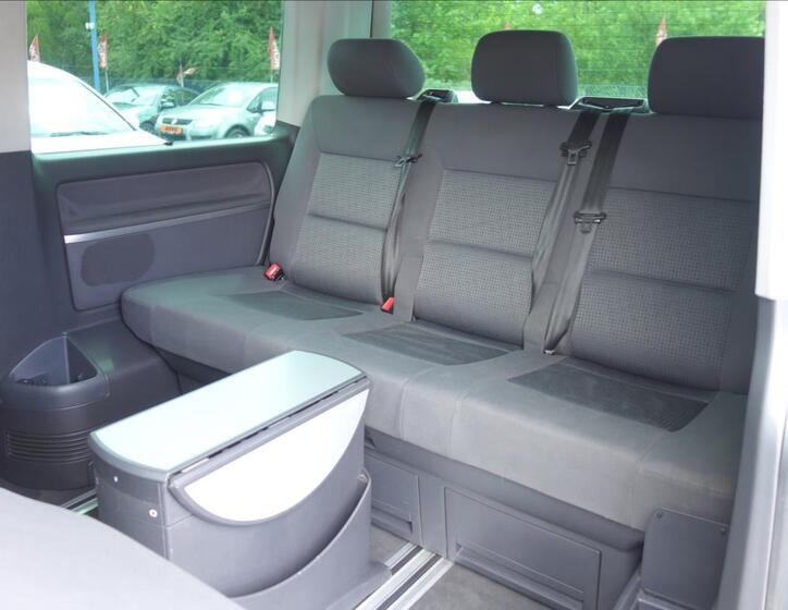 Volkswagen Multivan 16