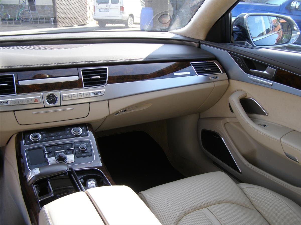 Audi A8 Sedan / Limuzína 6,3 l 368 kw
