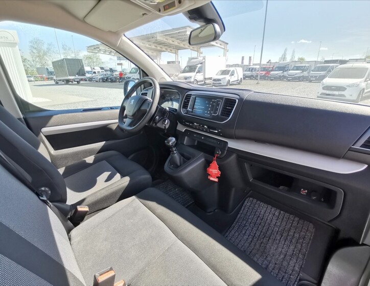Peugeot Traveller 8
